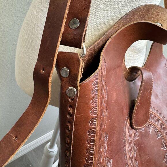 Ladies Genuine Leather Crossbody Purse Round Hand Embossed Mexican Bohemian - Picture 4 of 9